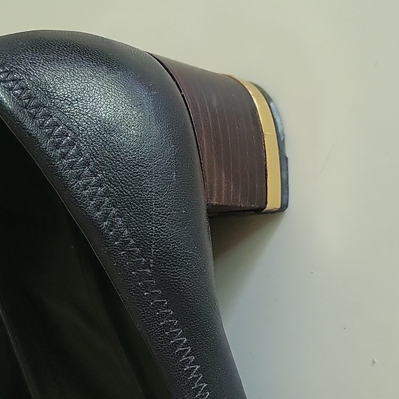 Shoes - Picture 4 of 7